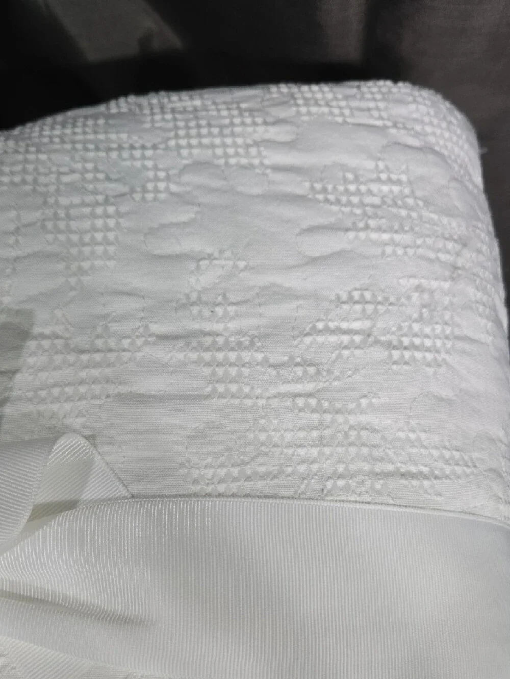 $250 Retail King Quilt Bedspread Set with 2 Shams in White
